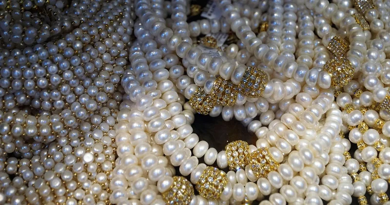 What are the current trends in jewellery?